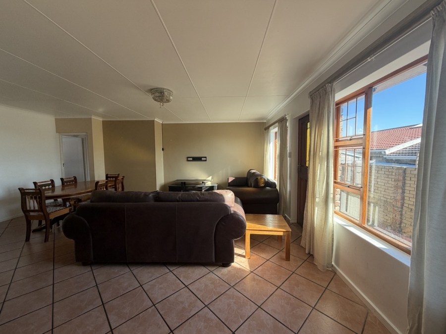 3 Bedroom Property for Sale in Heiderand Western Cape